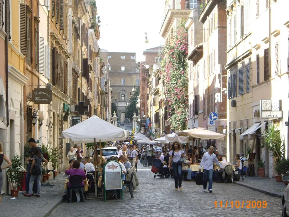 Borgo Pio Vatican Apartment Rome